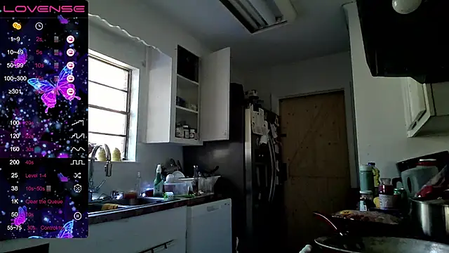 Snapshot of Milfshakecafe chatting on September 27, 3:08 pm Milfshakecafe online show from September 27, 3:08 pm