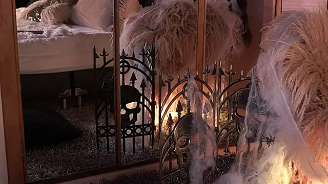 IzzyWild online show from October 27, 12:01 pm