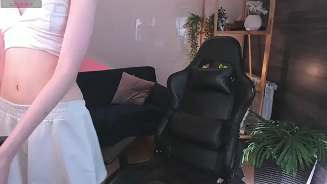 Mia Cheers online show from October 12, 2:19 pm