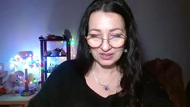 KeisyNeonX online show from February 5, 7:50 pm