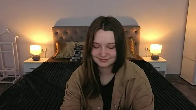 MagicPeachh  online show from April 6, 5:52 am