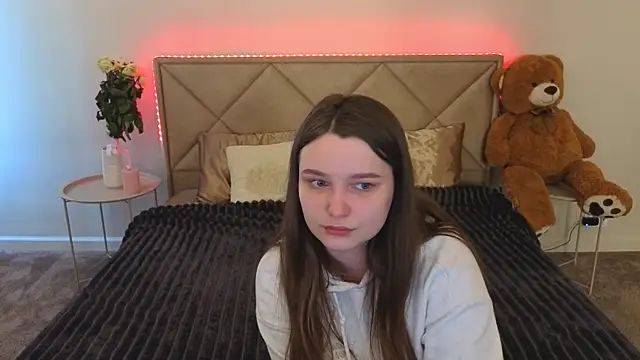 MagicPeachh  online show from March 26, 7:54 am