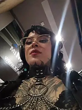 taaylor33 online show from May 15, 11:29 pm
