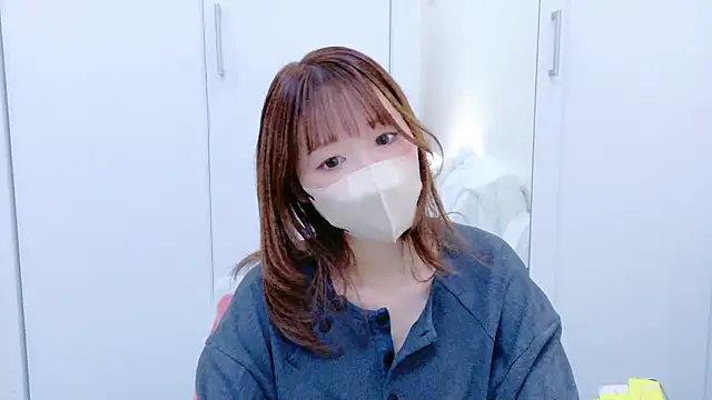 Yui SubCh online show from January 13, 4:00 pm