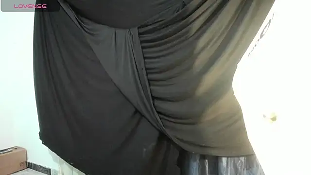 latinaStepmom online show from May 30, 11:54 pm