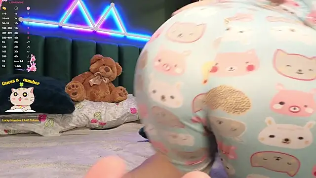 kimmie meow online show from November 28, 7:39 pm