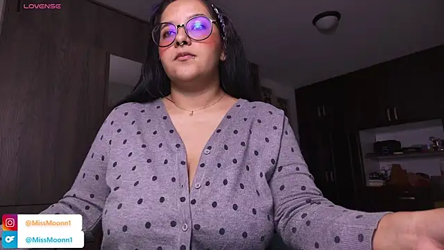 Snapshot of Steph_moon_ chatting on October 29, 12:59 am Steph moon  online show from October 29, 12:59 am