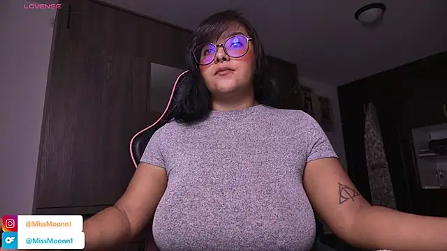 Snapshot of Steph_moon_ chatting on October 8, 1:54 am Steph moon  online show from October 8, 1:54 am