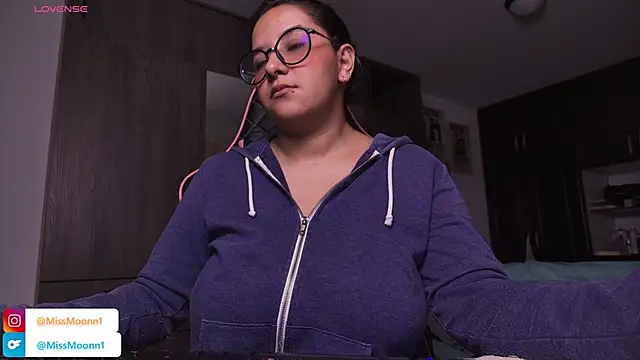 Snapshot of Steph_moon_ chatting on September 19, 12:20 am Steph moon  online show from September 19, 12:20 am