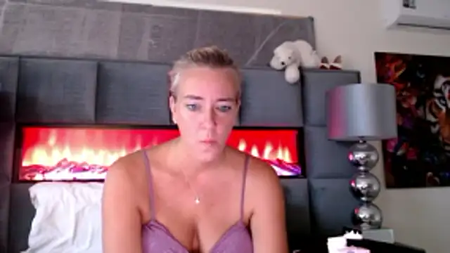 Wendysexyx online show from May 18, 10:21 am
