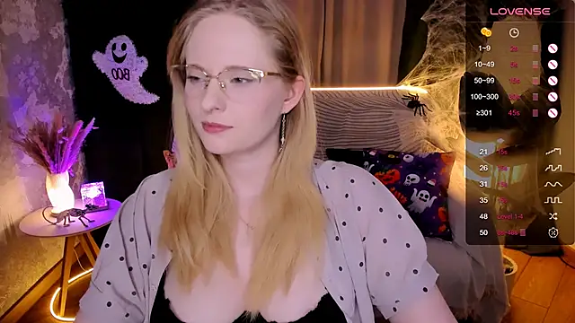 Aemilia  online show from October 27, 9:05 am