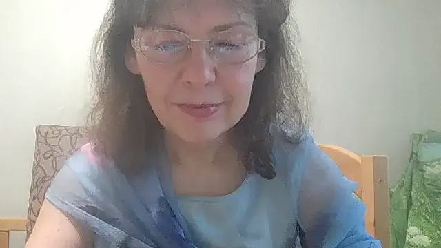 HollyJewel online show from June 1, 3:47 pm