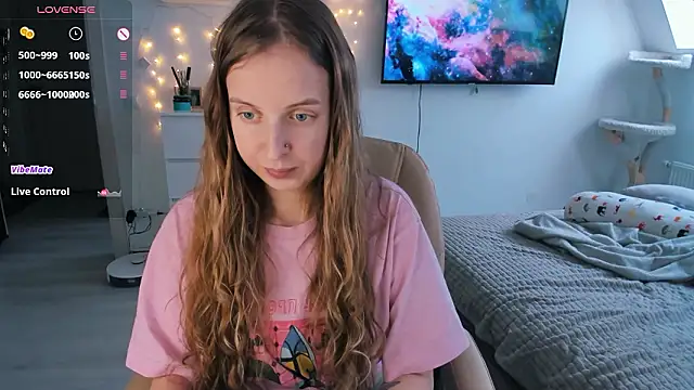 violet blue eyes online show from February 10, 11:35 am