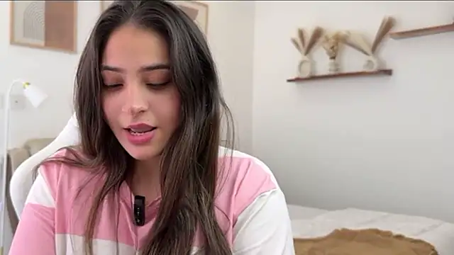 demieliss online show from March 2, 7:15 am