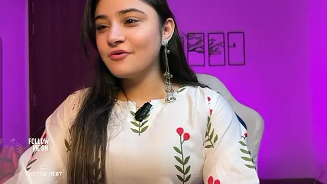 demieliss online show from August 5, 8:15 pm