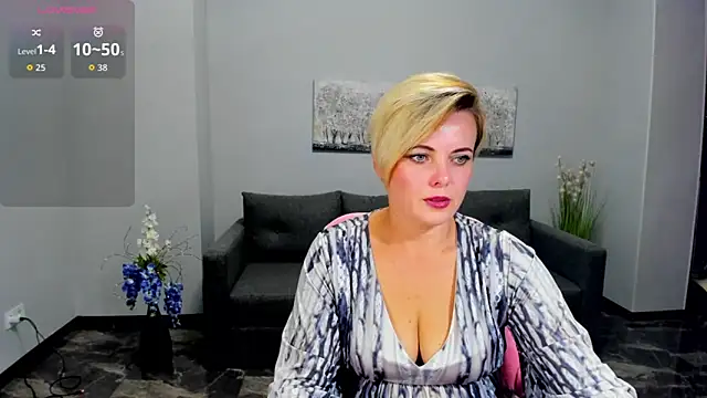 Snapshot of Julia_Wilsone chatting on September 21, 12:26 pm Julia Wilsone online show from September 21, 12:26 pm