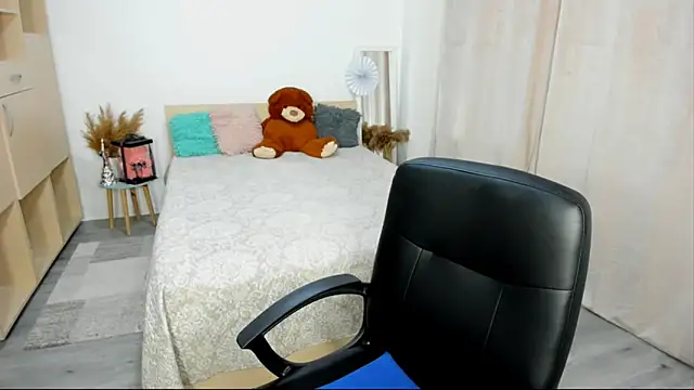 Alexa Dolly12 online show from February 4, 7:11 am