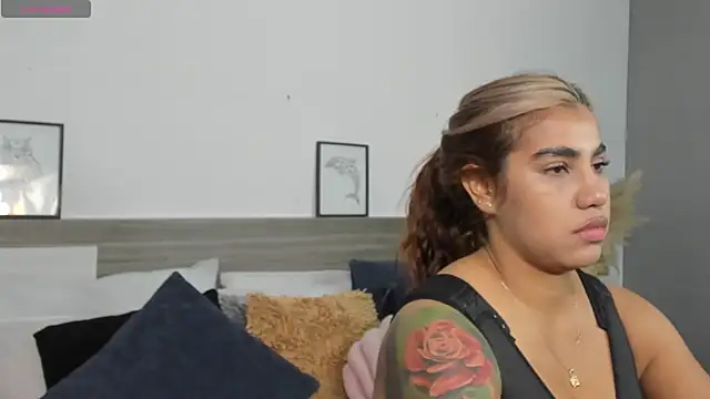 SaraaJhonsonn online show from April 25, 1:41 pm