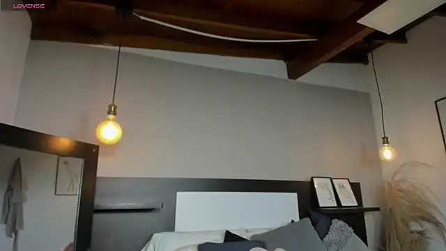 SaraaJhonsonn online show from April 4, 2:38 pm