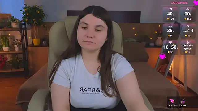 Viola  Shy online show from May 30, 3:15 am