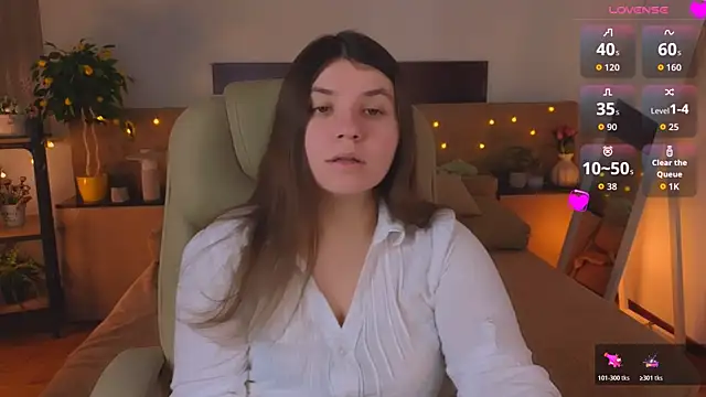 Viola  Shy online show from April 11, 8:01 pm