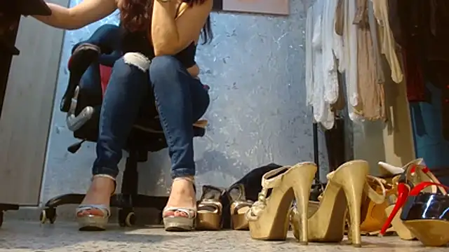 Samantabrown  online show from February 27, 11:54 am