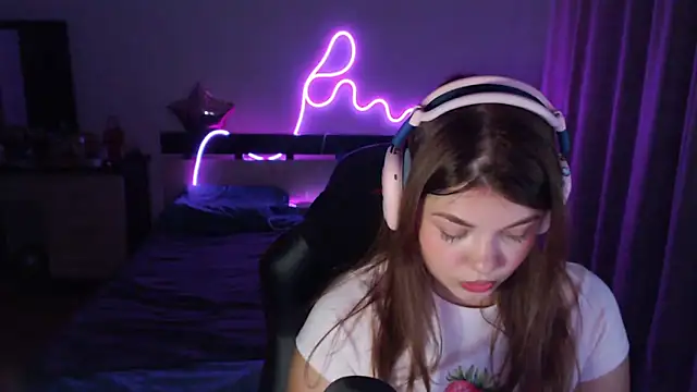 helengilmor online show from September 20, 3:54 pm