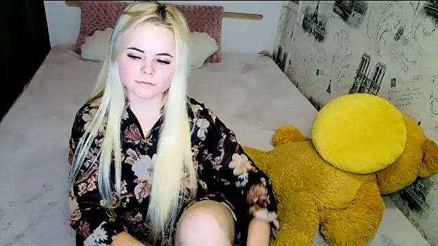 lovely-eyes online show from April 13, 7:47 pm