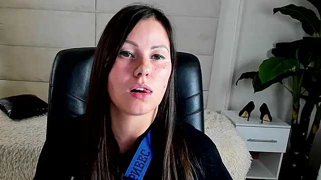 Snapshot of Dana__dom chatting on October 25, 4:09 am Dana  dom online show from October 25, 4:09 am