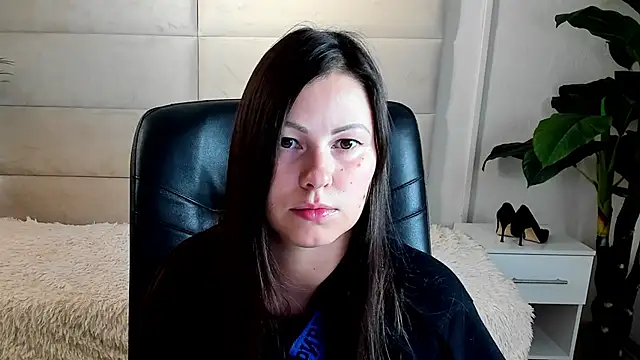 Snapshot of Dana__dom chatting on October 19, 2:13 am Dana  dom online show from October 19, 2:13 am