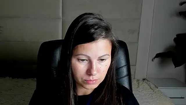 Snapshot of Dana__dom chatting on October 14, 1:19 am Dana  dom online show from October 14, 1:19 am