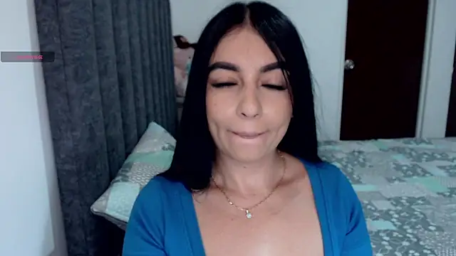 PenelopeVilla online show from April 8, 12:40 pm