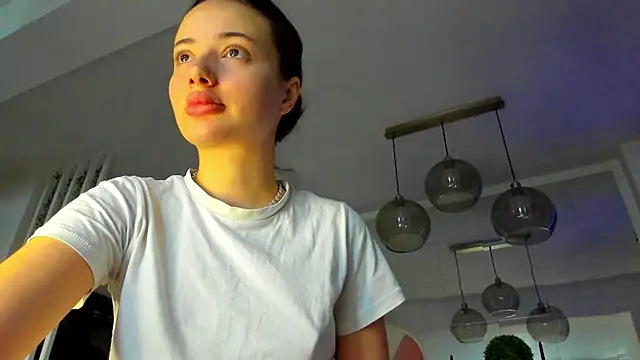 IreneVON online show from October 29, 5:12 am