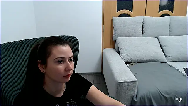 VioletaFlower7 online show from October 2, 2:55 pm