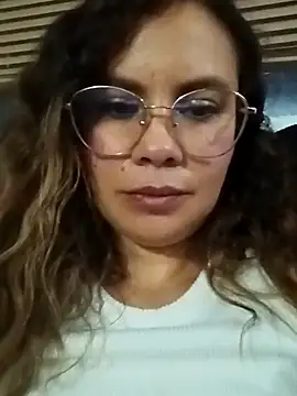 gigi stephans online show from April 8, 4:47 am