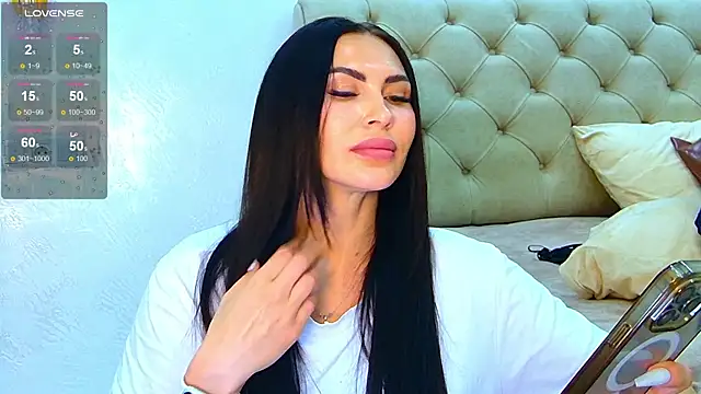 KimDavisBaby online show from April 12, 5:05 pm