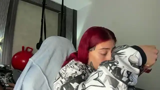 selene red  online show from December 17, 4:44 pm