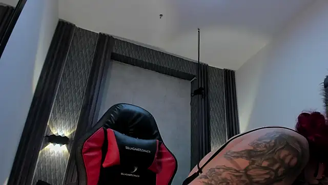 selene red  online show from September 19, 4:06 pm