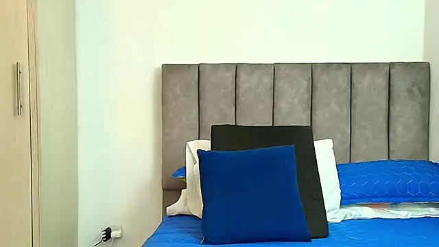 karina lewis  online show from November 25, 4:14 am