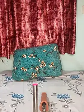 juhicpl143 online show from September 12, 5:20 pm