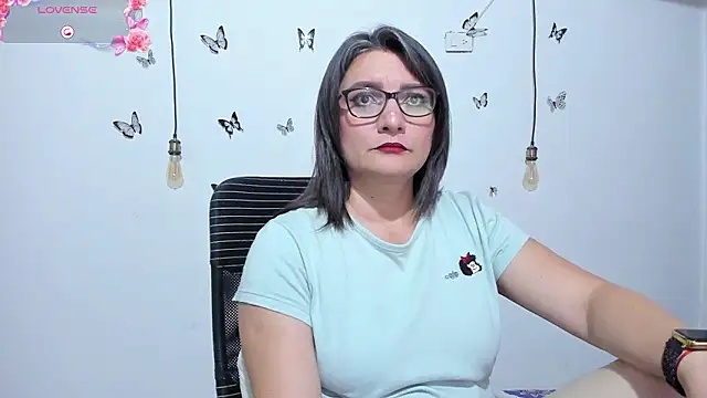 Amie Adams82  online show from March 24, 4:23 pm