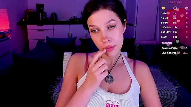 tenderdreams online show from November 2, 7:50 pm