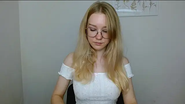 Snapshot of cindi_hot chatting on September 9, 9:31 am cindi hot online show from September 9, 9:31 am