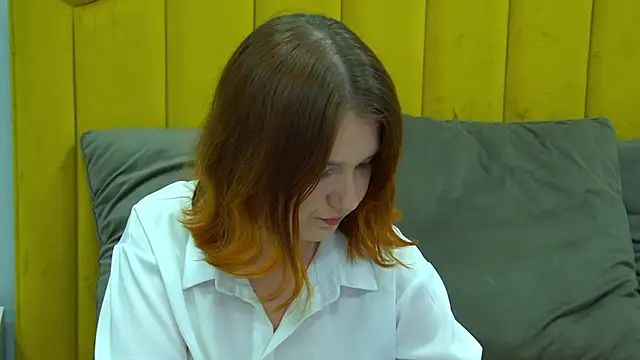 LessySmith online show from April 17, 4:42 pm