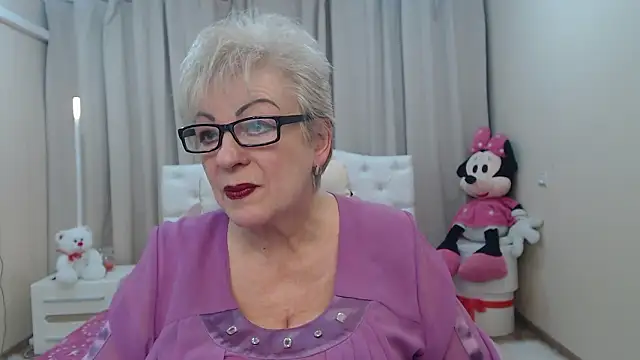 KayleSmoll online show from March 21, 7:30 pm