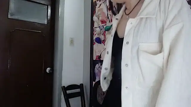 Snapshot of Nylaahh_ chatting on October 15, 8:33 pm Nylaahh  online show from October 15, 8:33 pm
