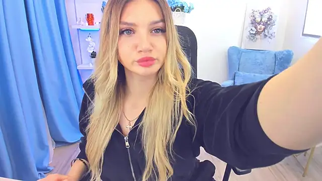SelenaeMoore online show from October 21, 3:32 am