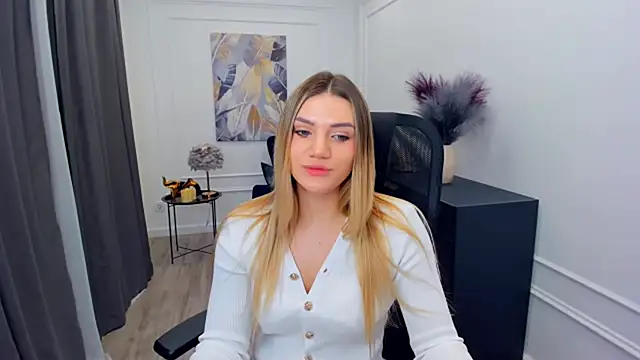 SelenaeMoore online show from February 26, 4:33 am