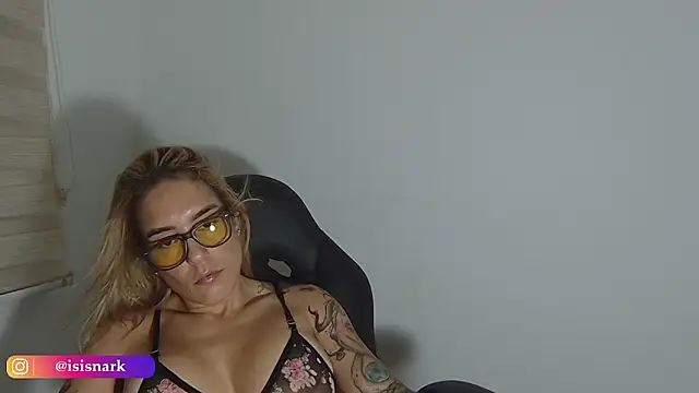 ValkyriaRose online show from March 1, 1:38 am