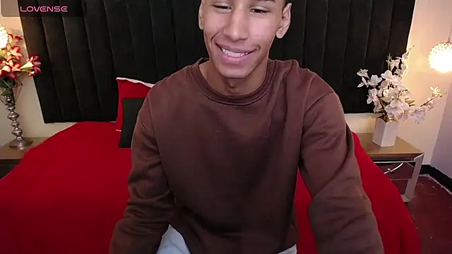 soft attraction online show from March 30, 8:08 pm